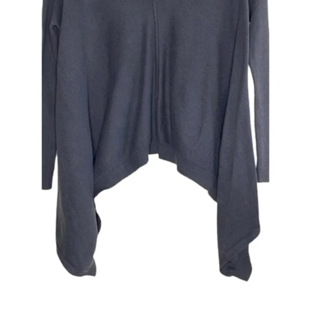 BILLABONG V-NECK ASYMMETRICAL HEM SHARK BITE HEM GRAY KNIT SWEATER SIZE‎ S/P